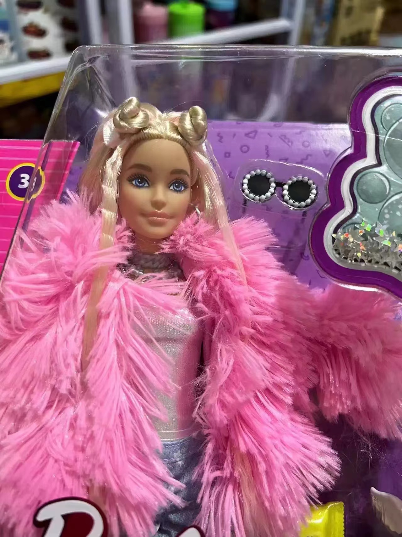 Barbie Extra Doll Accessories with Pink-Streaked Blonde Crimped