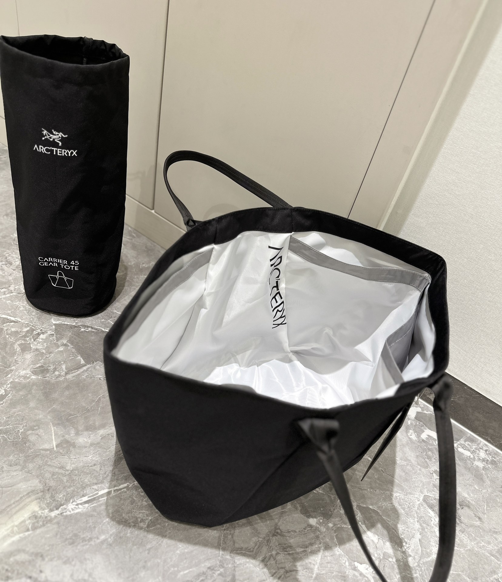 ARC'TERYX Carrier 45 Gear Tote Black | Shopee Singapore ARC'TERYX Carrier 45 Gear Tote Black | Shopee Singapore