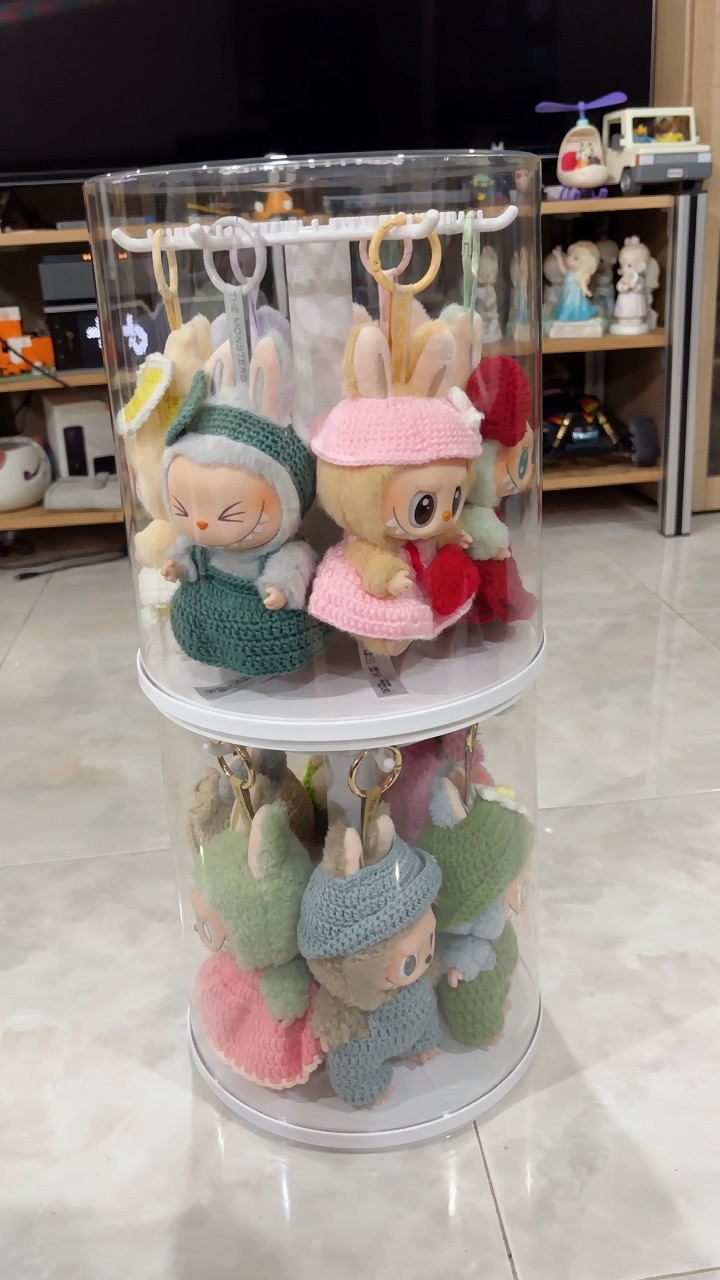 （SG STOCK ) 360°Rotating Labbubu Display Case Rotating Transparent ...