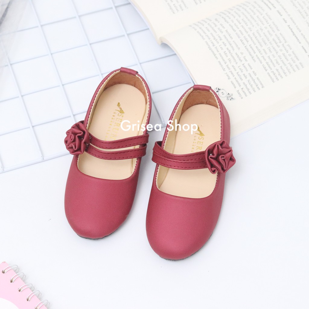 Girls sales flat shoes