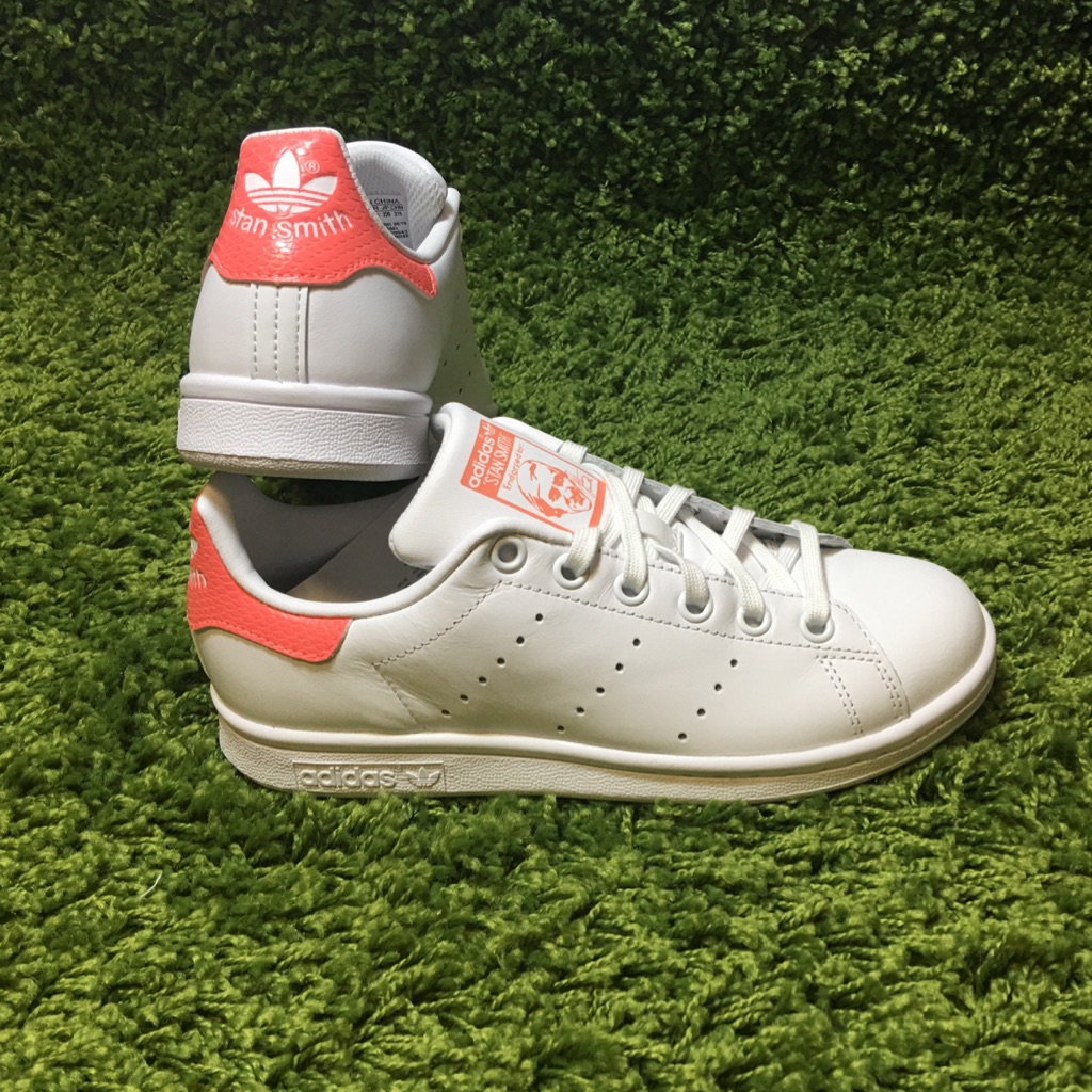 Adidas stan deals smith coral