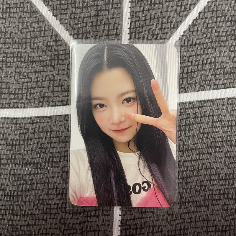 OFFICIAL] LE SSERAFIM FEARLESS POB KPOP Merch x Shopee 2.0