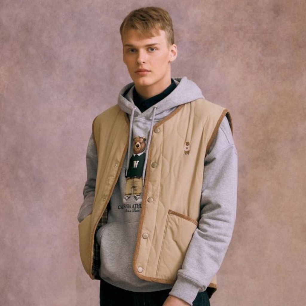 【WHO.A.U】Steve Hachi Vest 韓国WHO.A.U フーアーユー】Steve Cable Vest (U) トップス