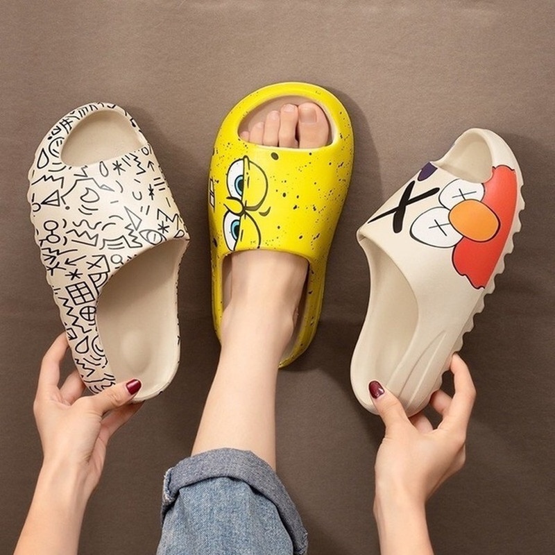 Kaws flip flops store