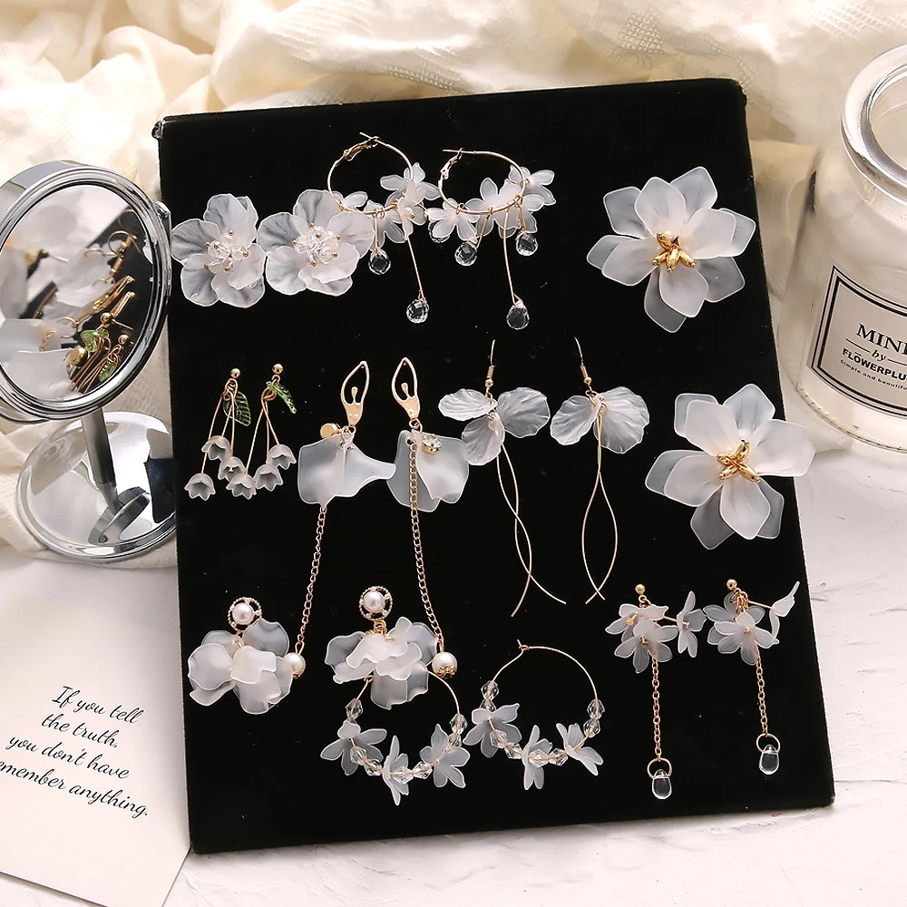 Women's Trend White Acrylic Flower Tassel Chain Drop Earrings /  Girls Temperament Boho Crystal Ice Flower Alloy Earrings  / Ladies Elegant Simple Hanging Earrings /  Party Earrings Gifts For Girls La