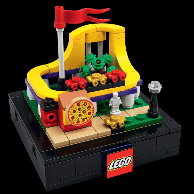 Lego Exclusive Toys R Us Bricktober