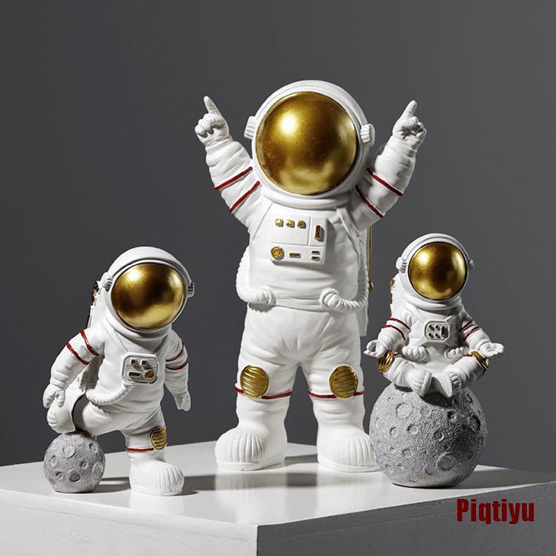 PQYU Nordic Astronaut Figurines Resin Sculpture Modern Home Decor Table Ornament