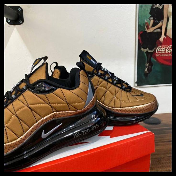 Air max best sale 720 818 gold