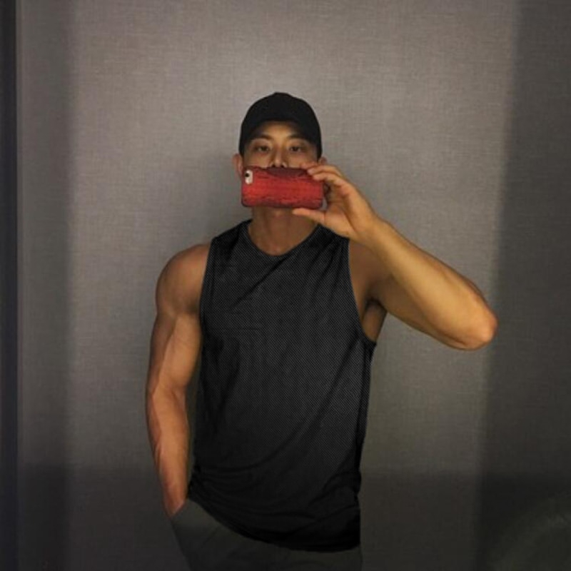 Summer Solid Color Mesh Gym Clothing Mens Bodybuilding Stringer Tank Top Men Fitness Sleeveless Shirt Running Vest Singlets