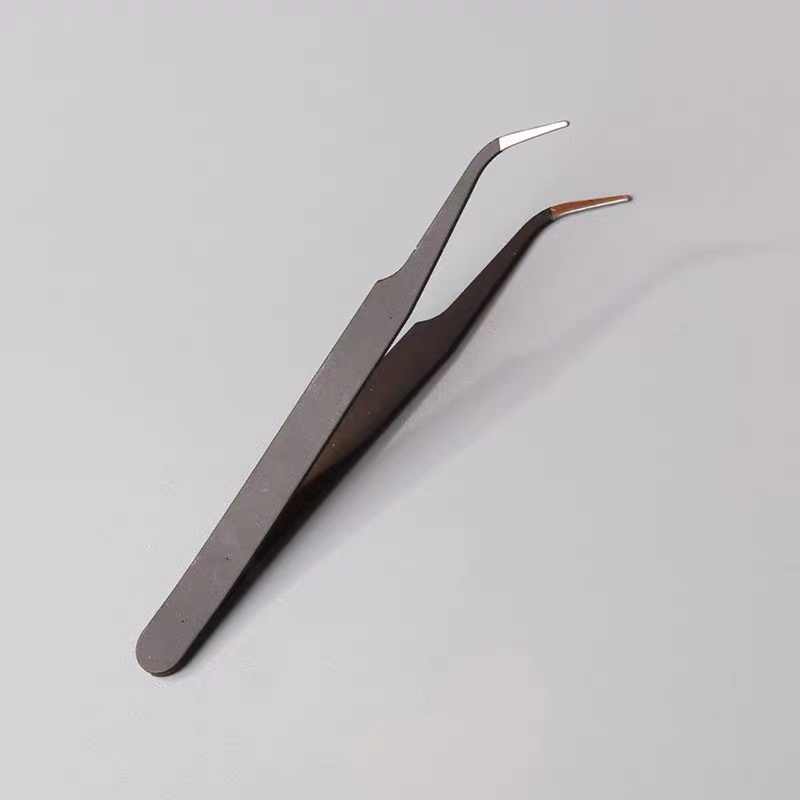 Tweezers