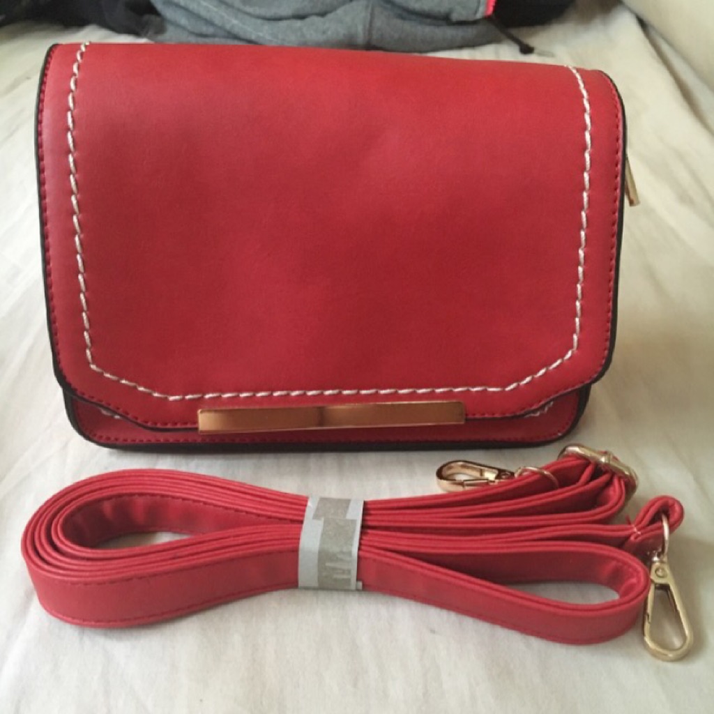 Red mini sale crossbody bag