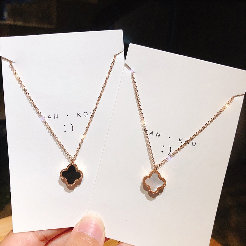 Women Double-Sided Clover Leaf  Pendant Necklace / Ladies Simple Charm Necklaces / Elegant Clavicle Necklace / Girls Personality Beach Chain Necklace / Popular Choker Necklace / Girlfriends Gifts Jewe