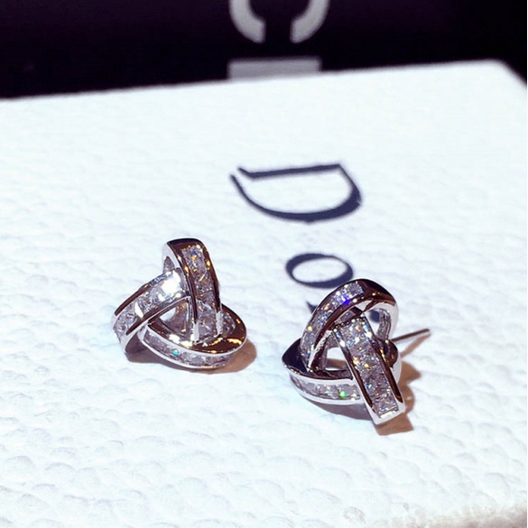 Exquisite design Iced Out Cycle Buckle Earring for Women Top Quality Zircon Stud Earring Wedding Anniversary Jewelry