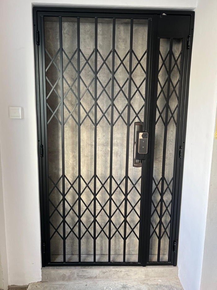 HDB MILD STEEL GATE / GLASS GATE / HDB METAL GATE FOR HDB BY MASTER DIGITAL LOCK PTE LTD