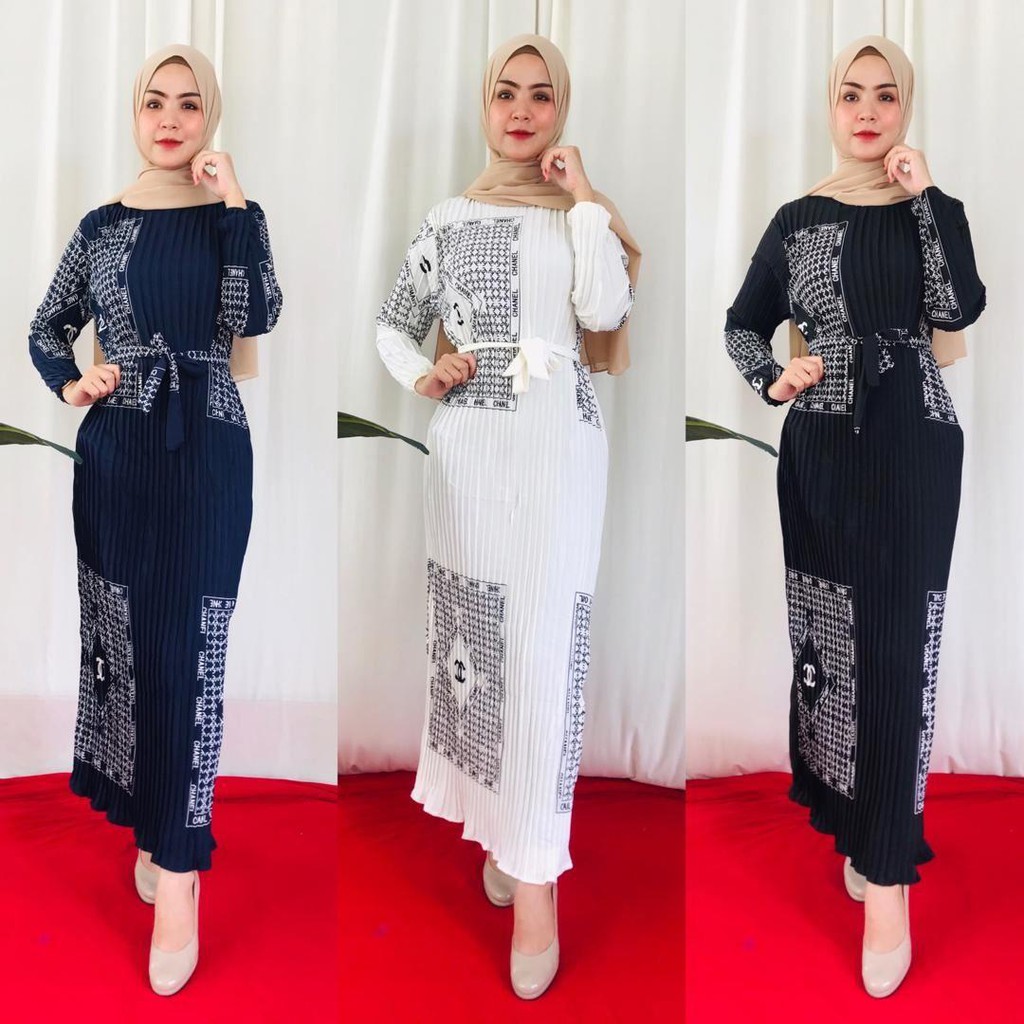 Dress red outlet carpet muslimah