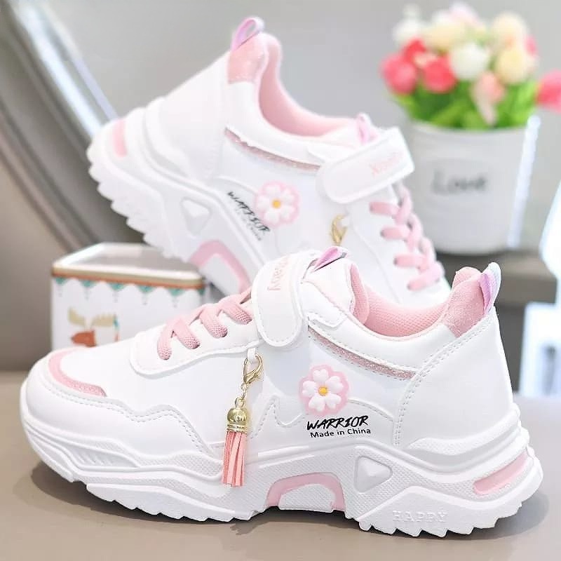 Girls sneakers clearance on sale