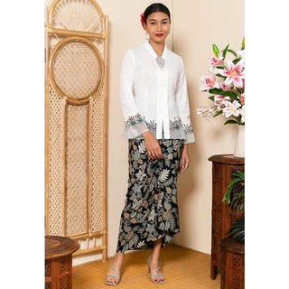 Zalia - Kebaya Sulam and Premium Batik Set