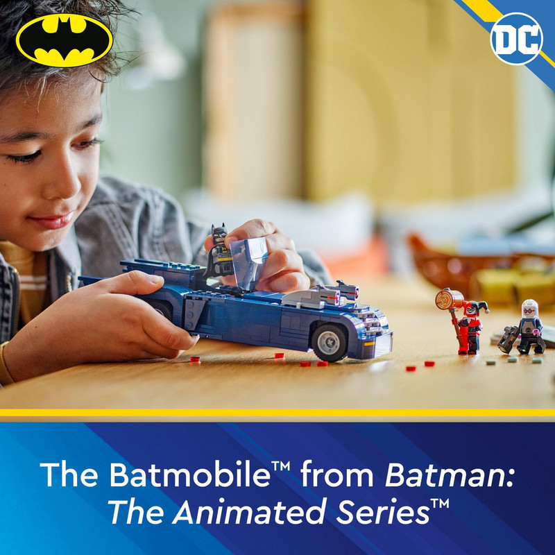 LEGO Super Heroes 76274 Batman with the Batmobile vs. Harley Quinn and Mr. Freeze (435 Pieces), Building Block, Toys, Bricks - Gambar 3