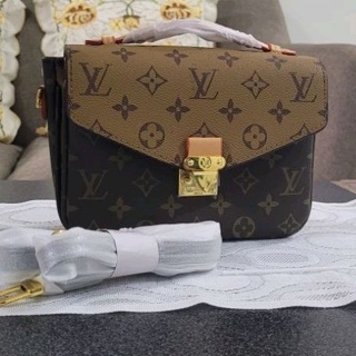Top Shoulder Bag Chest Bag Designer L$V'ss Shoulder Bag Fashion Crossbody  Bag - China Woman Handbag and Luxury Bag price