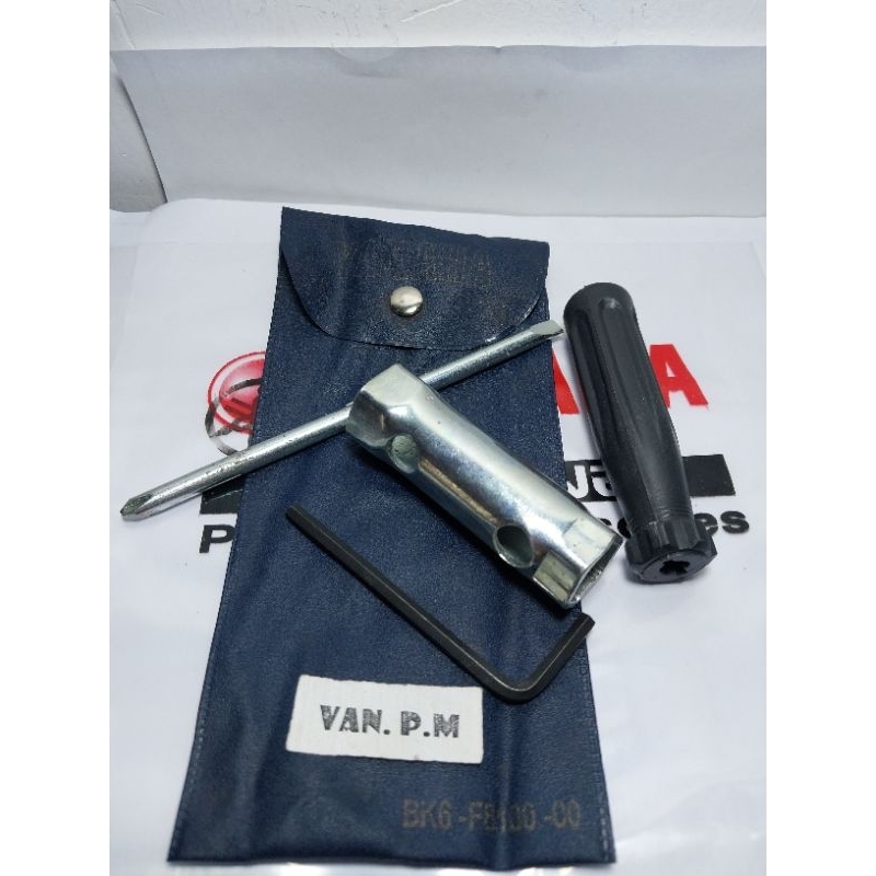 Tool kit Yamaha YZF R15 V3 VVA R155 original Yamaha BK6-F8100-00 ...