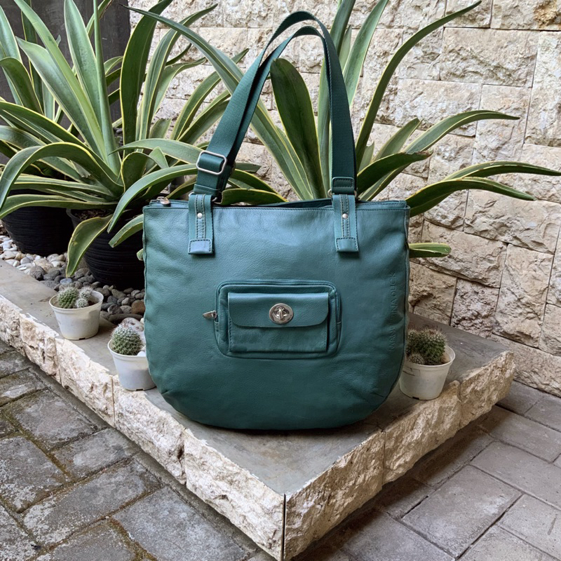 Mandarina DUCK MADE IN ITALY LEATHER TOTE BAG SAGE Shopee Singapore