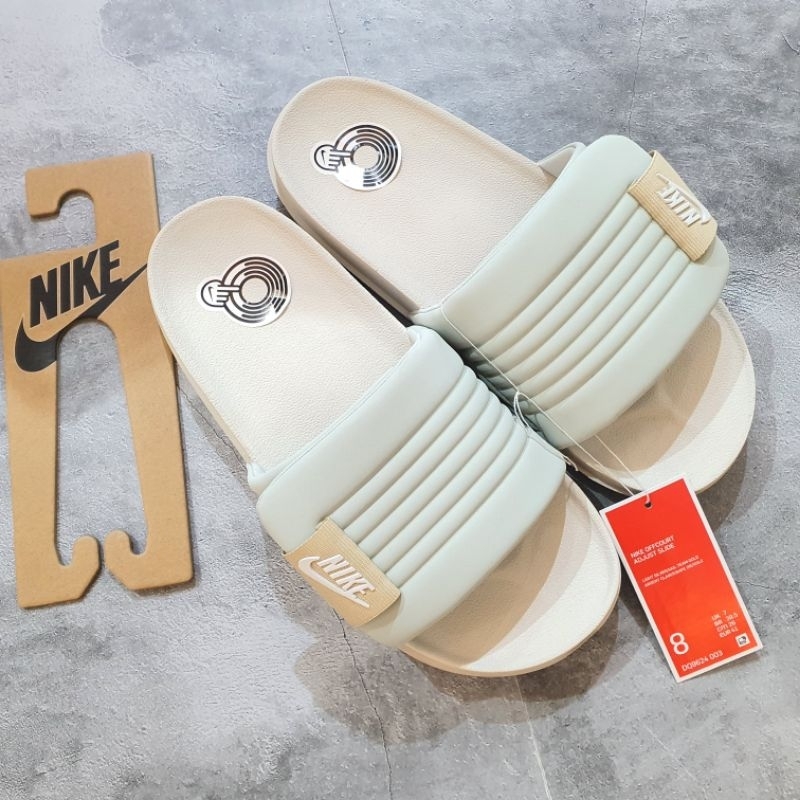 Nike deals adjust slides