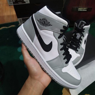 Girls high hot sale top jordans