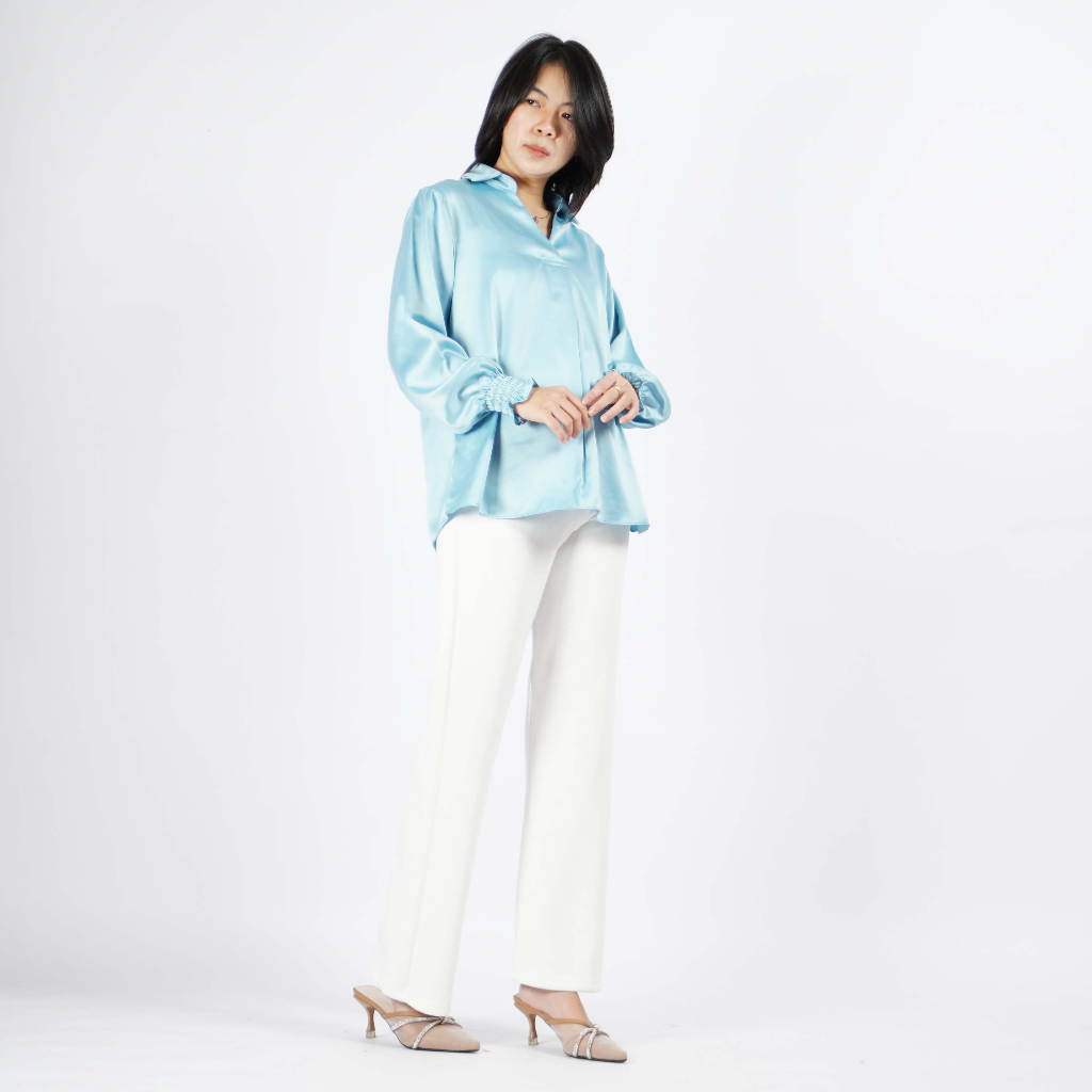 Okechuku SAFIRE Top Satin Blouse Satin Gaya Korea Blus Elegan Krah V - Gambar 4