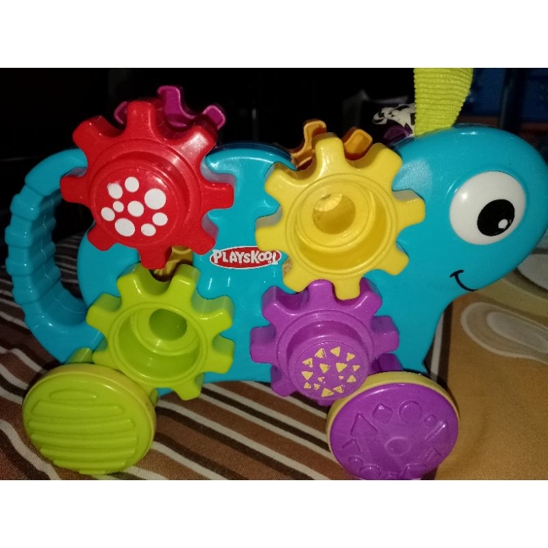P ️ has Arumi ~ Playskool Push & Stack Gears Toy (read description ...