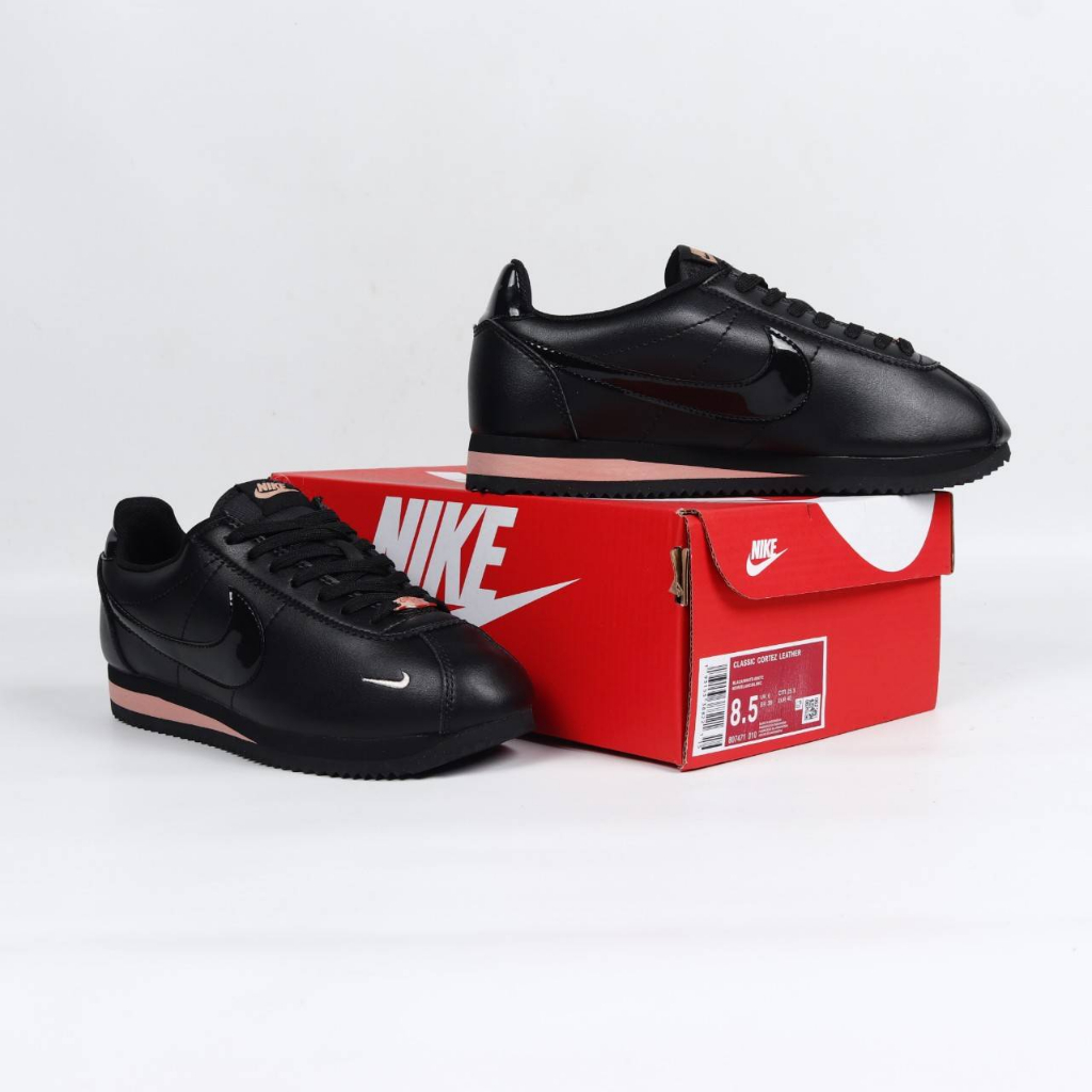 All black hot sale cortez nike