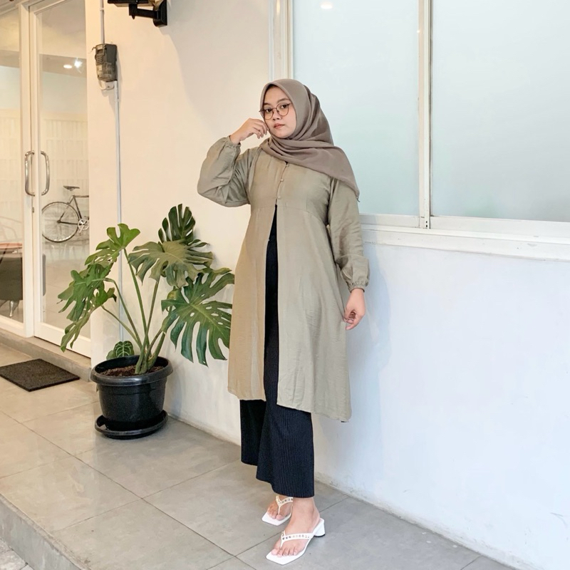 POLI GEETA • Nerissa Tunic / Women's semi-outer tunic with premium poly ...