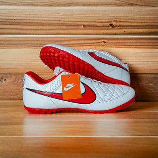 Nike 5 store futsal shoes