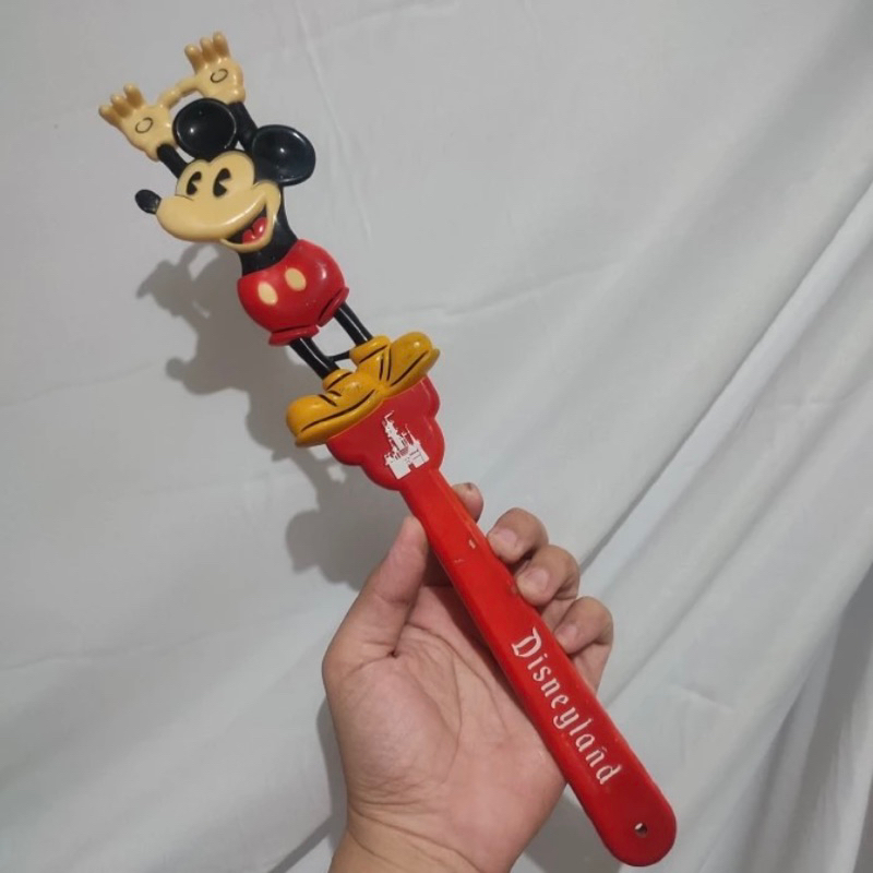Vintage HKDL Disneyland Mickey Mouse Back Scratcher Hong Kong Disney
