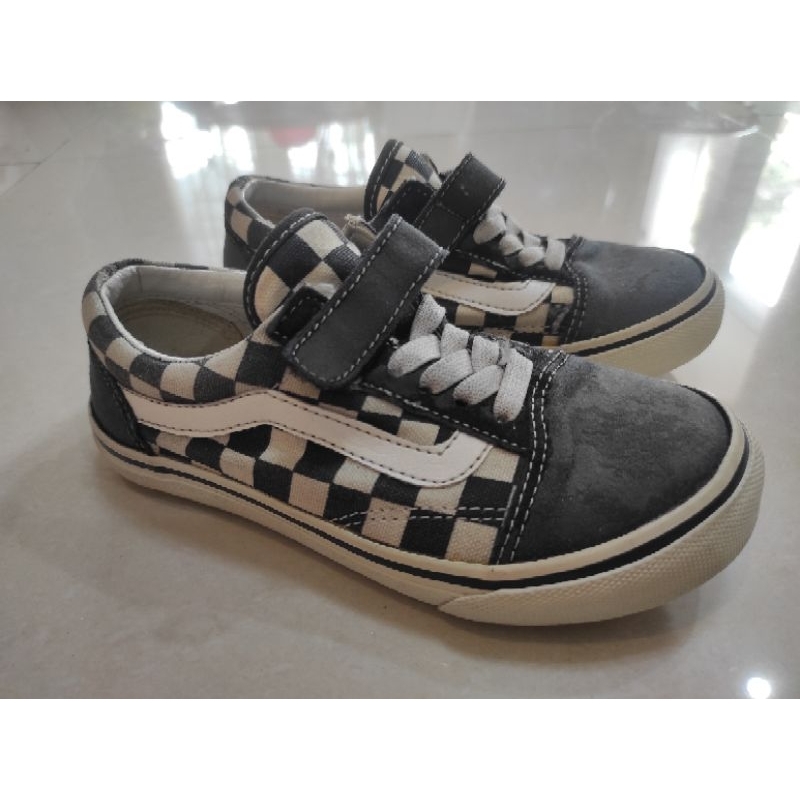 Girls black cheap checkered vans