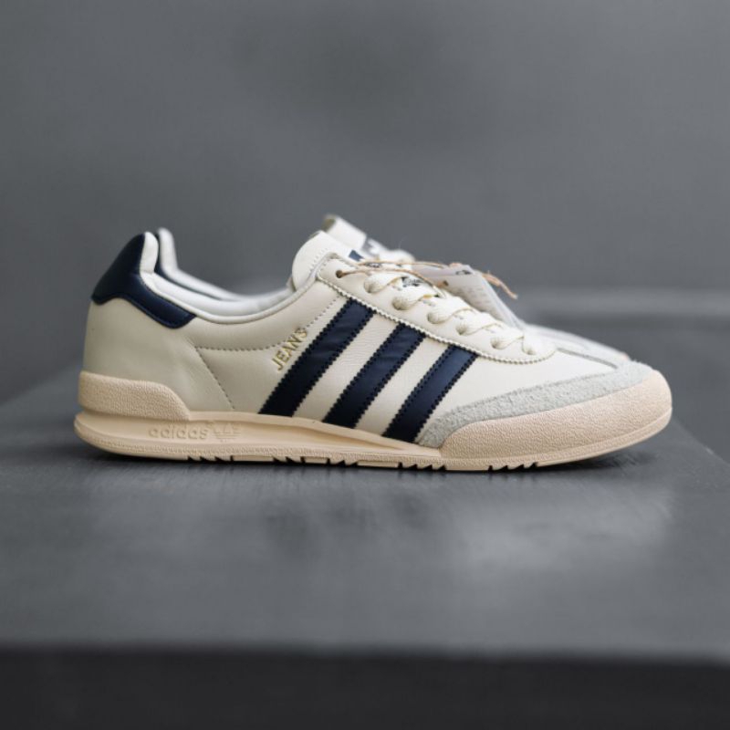 Adidas jeans outlet top