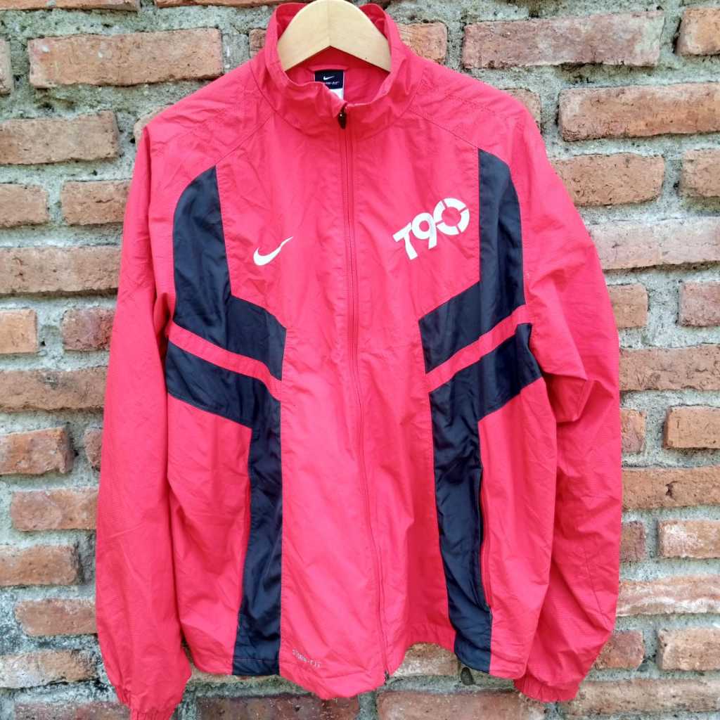 Red nike 2025 windbreaker womens