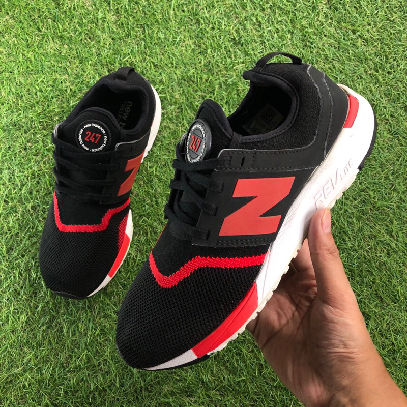 New balance 247 outlet black red