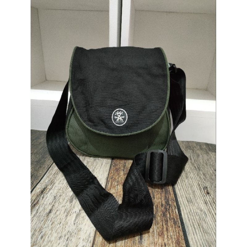 Crumpler sling cheap bag singapore