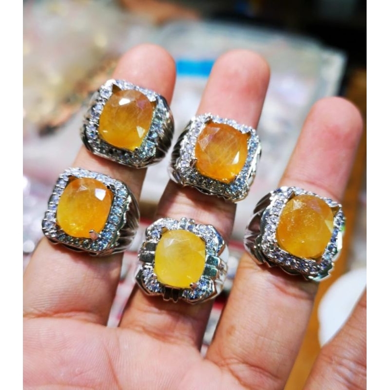 Gold ring hot sale yellow sapphire