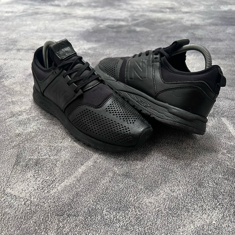 New balance 247 v2 triple outlet black