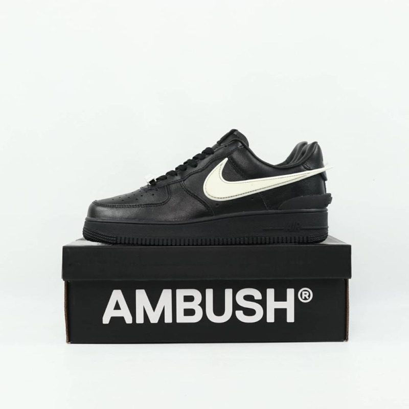 Air force 1 hot sale black size 1