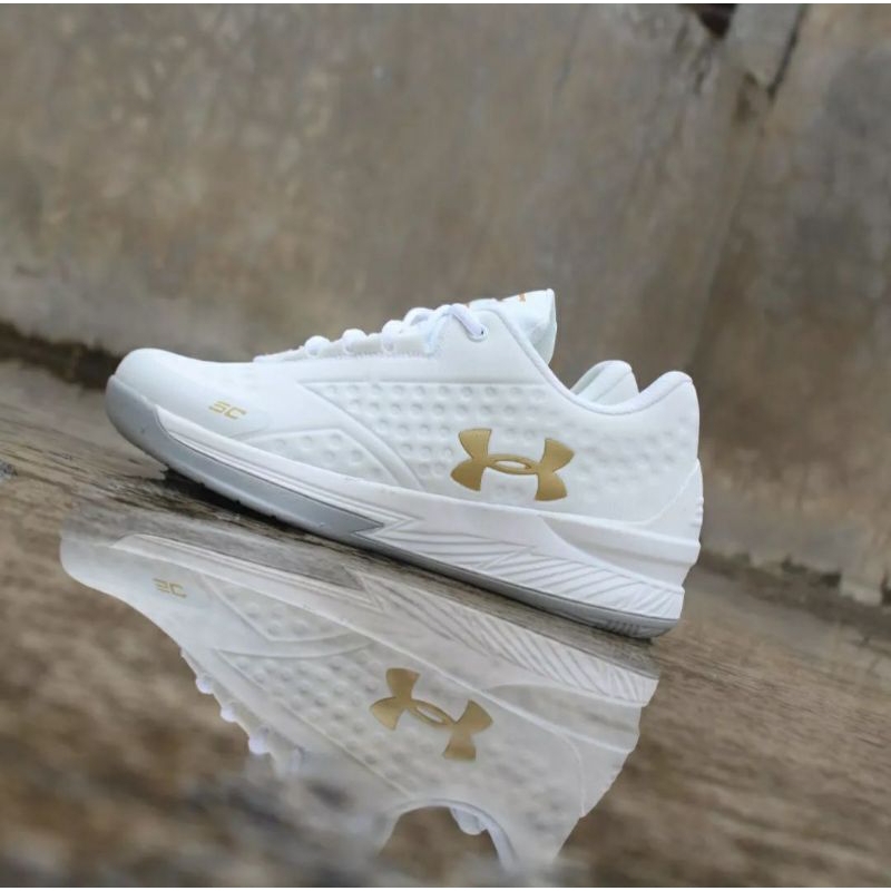 Where can i buy under armour shoes hot sale near me