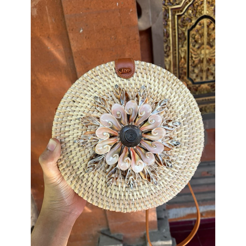 Round RATTAN BAG SHELL MOTIF ROUND RATTAN BAG BALI RATTAN BAG SLEMPANG BAG Shopee Singapore