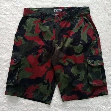 Red camo sales cargo shorts