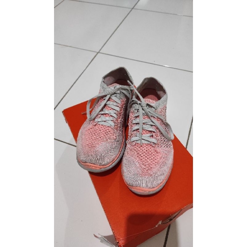 Free rn 2024 flyknit crimson pulse