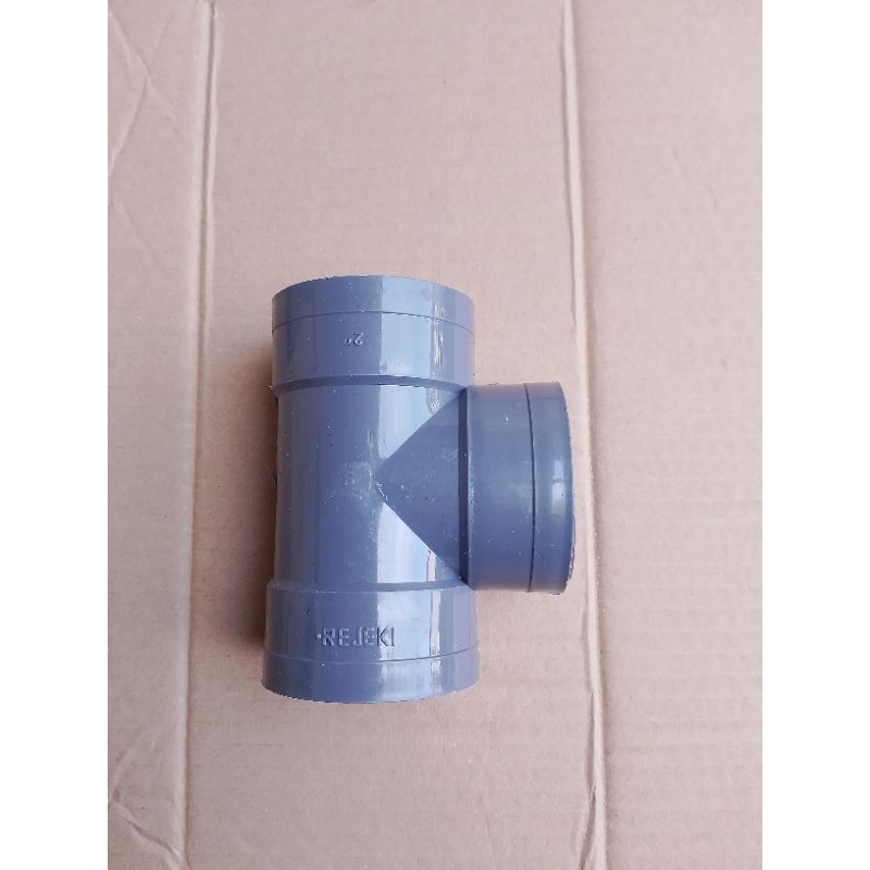 PVC Pipe Connection TEE 2