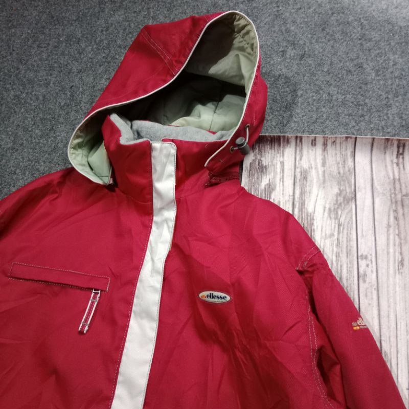 Red ellesse coat sales