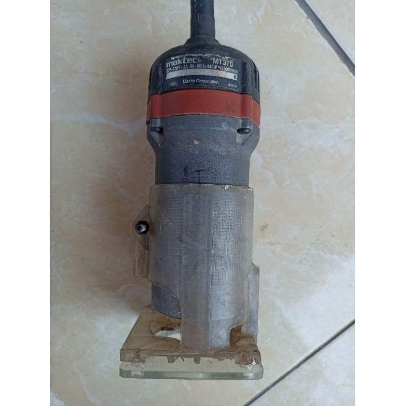 MESIN Maktec brand router profile, normal condition, smooth machine ...
