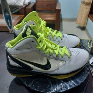 Nike air max on sale flywire basketball shoes