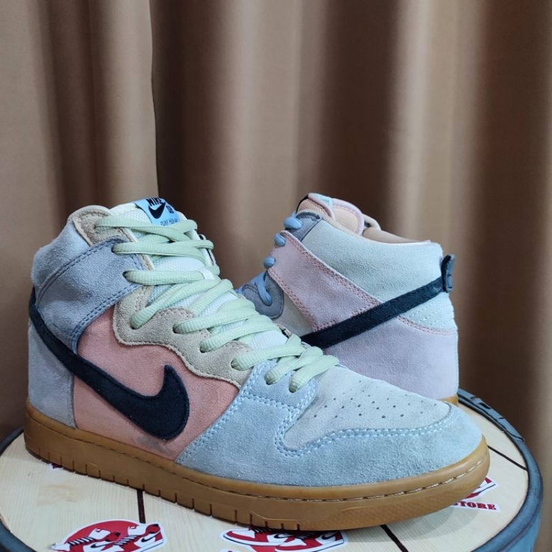 Nike sb dunk online high pro easter spectrum